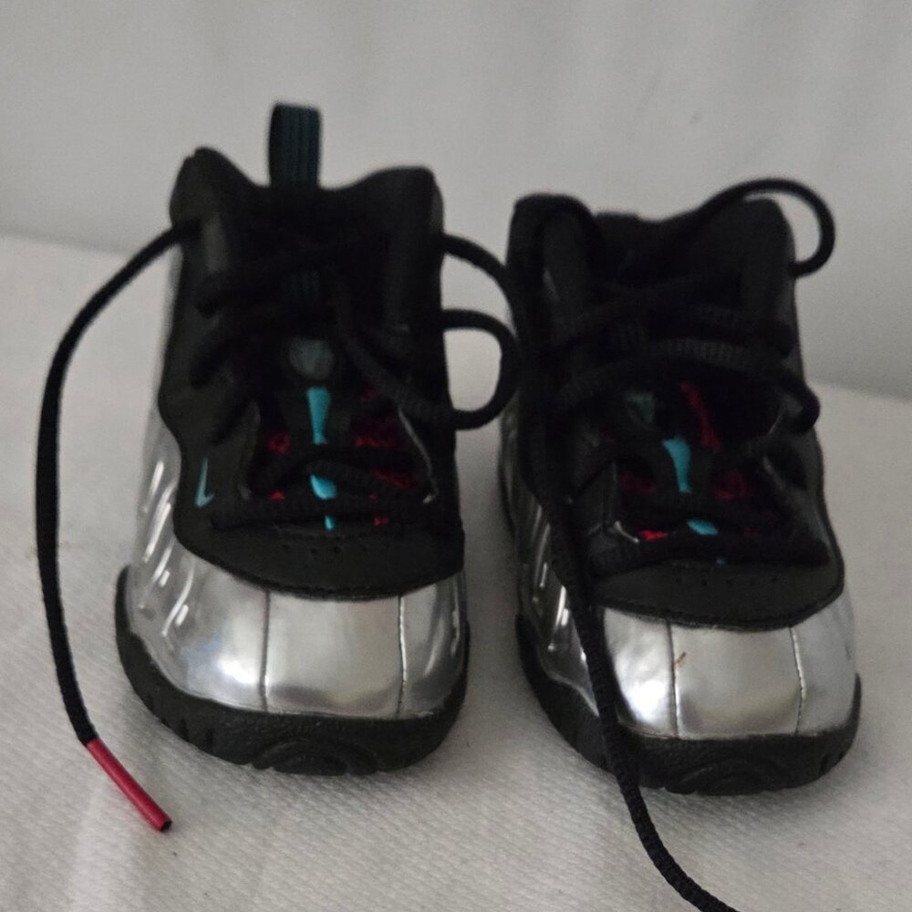Nike Toddler (TD) Foamposite Lil Posite Silver Black SIZE 5C